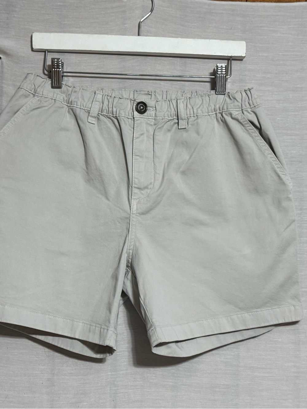 Chubbies Originals 5.5” Khaki Elastic Waist Shorts Men’s Large